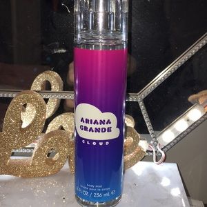 Ariana Grande “cloud”